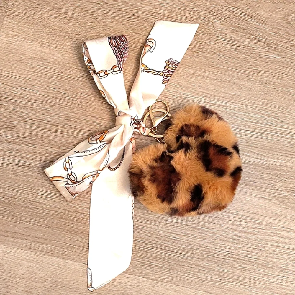 🆕2PC Leopard Heart Pom Pom Bag Charm/Key Ring with LUX Twill Satin Scarf